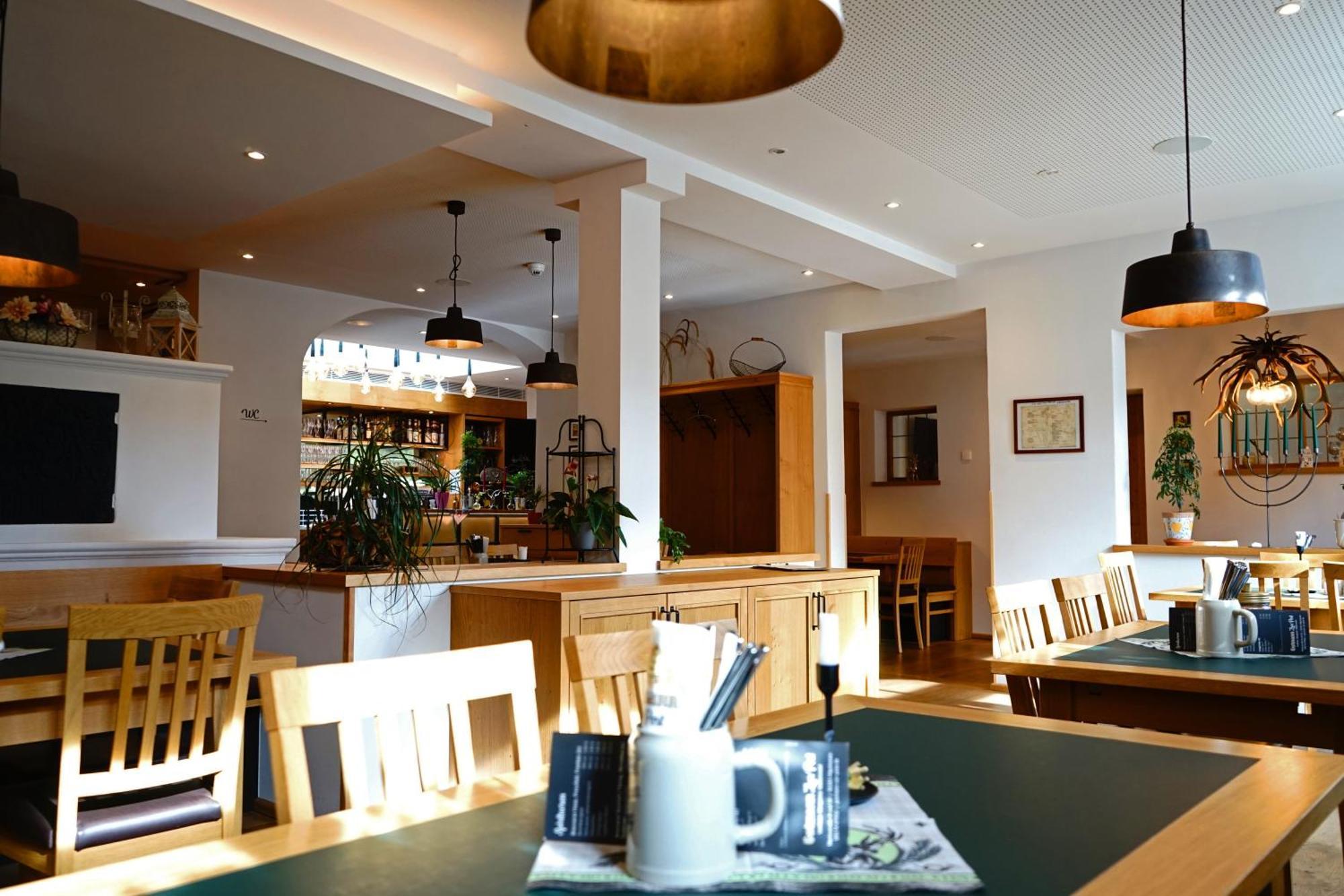 Hotel Zum Schwarzen Ross Und Gutmann Zur Post هيلبولتشتاين المظهر الخارجي الصورة